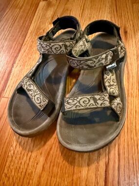 Teva Woman’s Winsted sandals